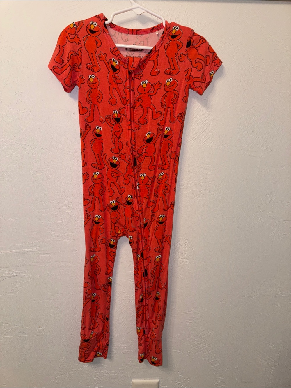 Red Elmo One-Piece Pajama Short Sleeve Romper Sesame Street 2T Bums & Roses